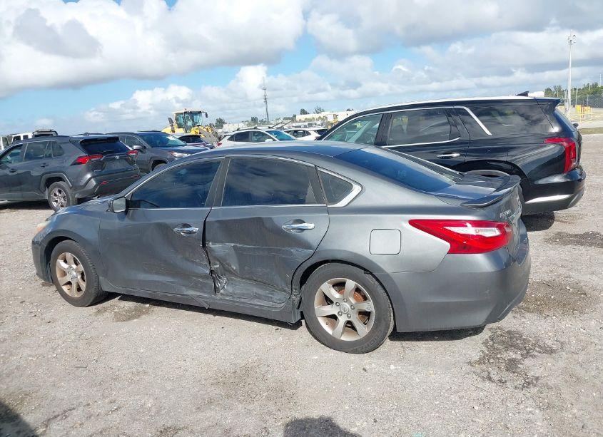 Photo 14 of 2016 Nissan Altima 2.5/2.5 S/2.5 SL/2.5 SR/2.5 SV (VIN 1N4AL3AP5GN306882)