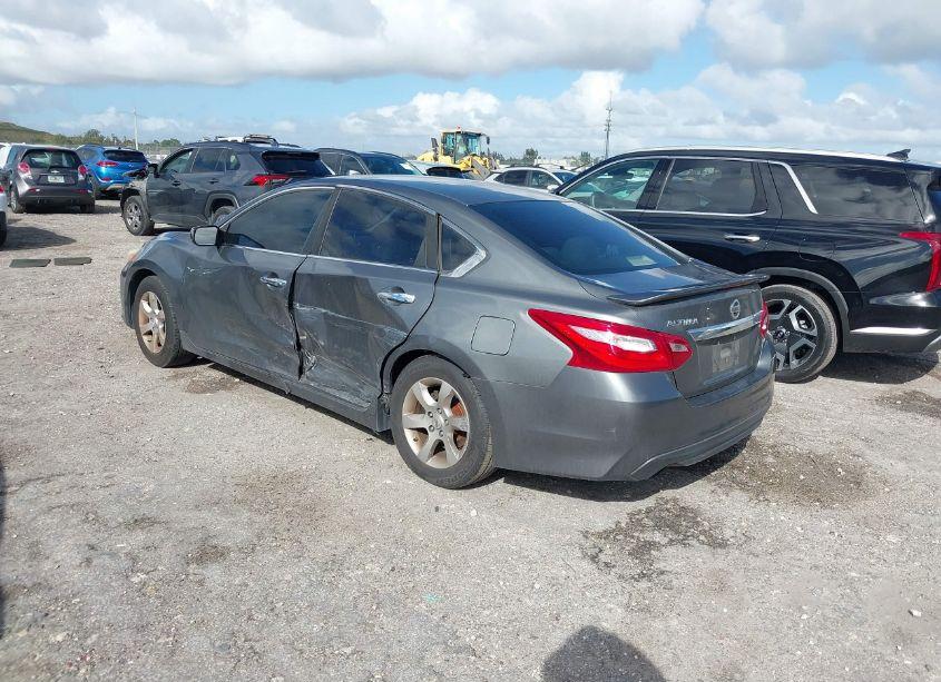 Photo 3 of 2016 Nissan Altima 2.5/2.5 S/2.5 SL/2.5 SR/2.5 SV (VIN 1N4AL3AP5GN306882)