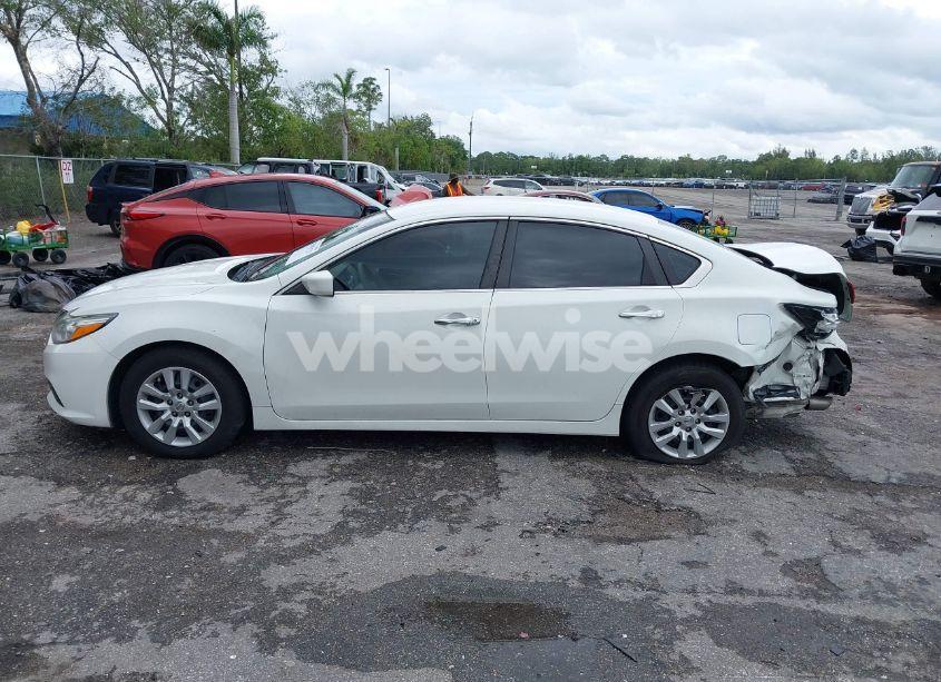 Photo 14 of 2016 Nissan Altima 2.5/2.5 S/2.5 SL/2.5 SR/2.5 SV (VIN 1N4AL3AP5GN309295)