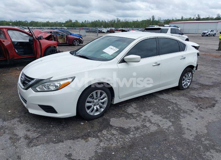 Photo 2 of 2016 Nissan Altima 2.5/2.5 S/2.5 SL/2.5 SR/2.5 SV (VIN 1N4AL3AP5GN309295)