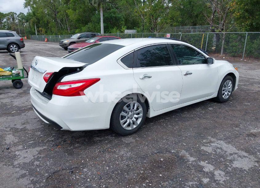 Photo 4 of 2016 Nissan Altima 2.5/2.5 S/2.5 SL/2.5 SR/2.5 SV (VIN 1N4AL3AP5GN309295)