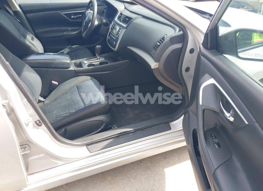 Photo 5 of 2016 Nissan Altima 2.5/2.5 S/2.5 SL/2.5 SR/2.5 SV (VIN 1N4AL3AP5GN315324)