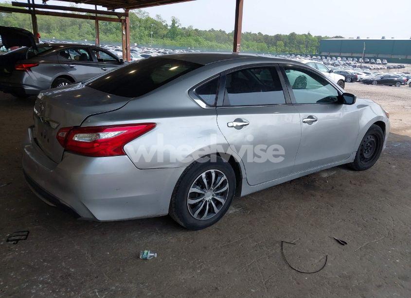 Photo 4 of 2016 Nissan Altima (VIN 1N4AL3AP5GN327697)