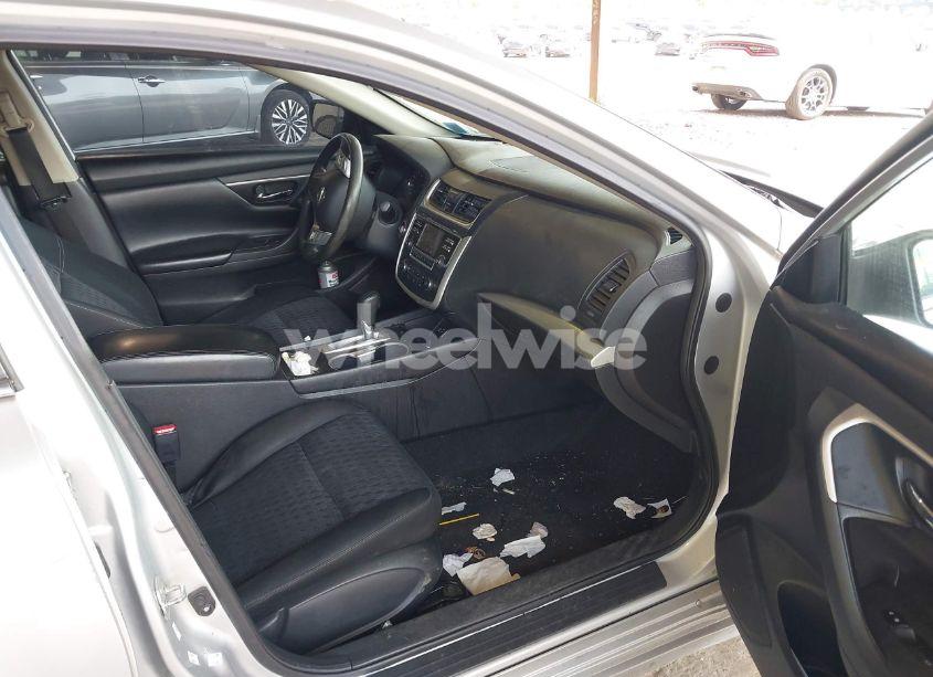 Photo 5 of 2016 Nissan Altima (VIN 1N4AL3AP5GN327697)