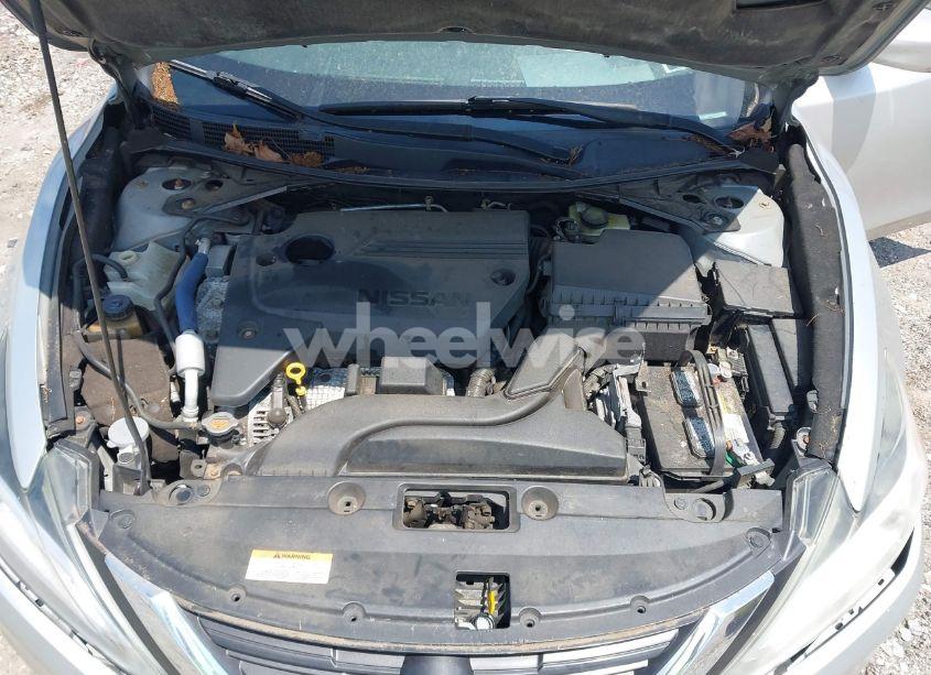 Photo 10 of 2016 Nissan Altima 2.5/2.5 S/2.5 SL/2.5 SR/2.5 SV (VIN 1N4AL3AP5GN328252)