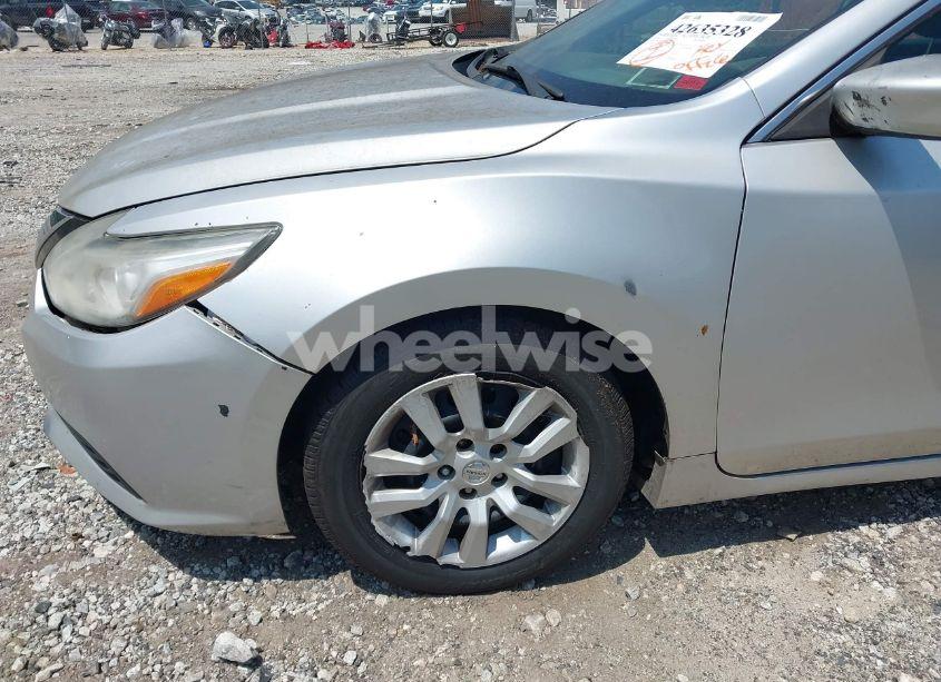 Photo 13 of 2016 Nissan Altima 2.5/2.5 S/2.5 SL/2.5 SR/2.5 SV (VIN 1N4AL3AP5GN328252)