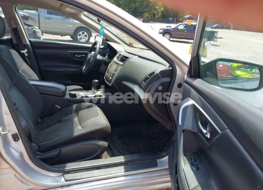 Photo 5 of 2016 Nissan Altima 2.5/2.5 S/2.5 SL/2.5 SR/2.5 SV (VIN 1N4AL3AP5GN328252)