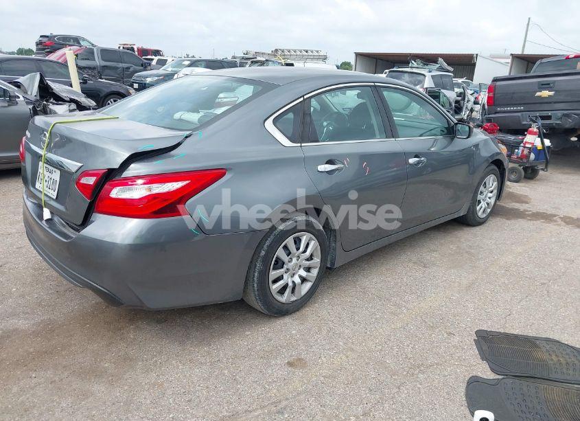 Photo 4 of 2016 Nissan Altima 2.5/2.5 S/2.5 SL/2.5 SR/2.5 SV (VIN 1N4AL3AP5GN336139)