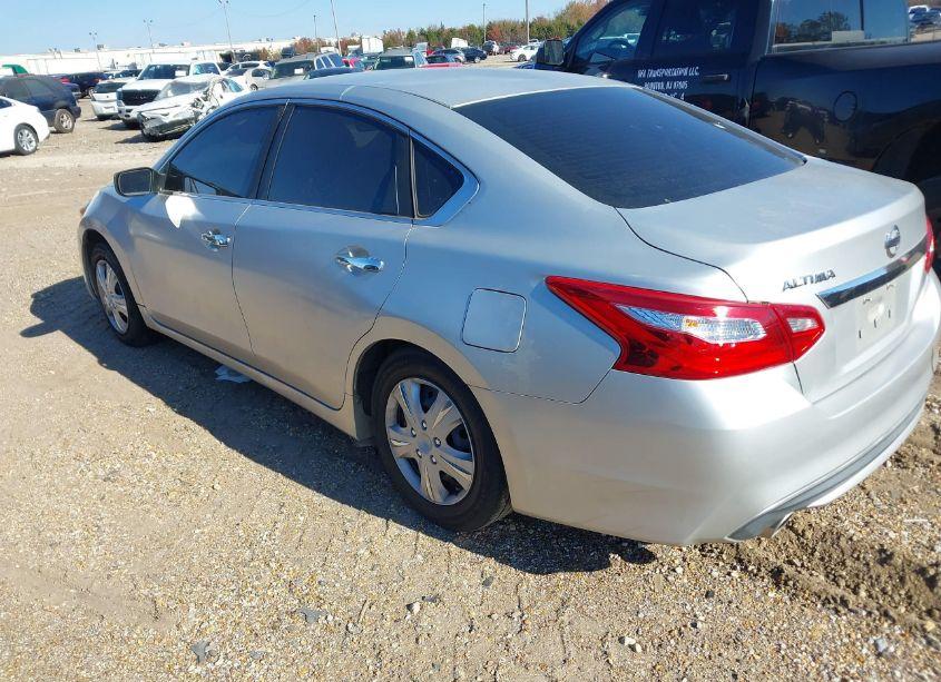 Photo 3 of 2016 Nissan Altima 2.5/2.5 S/2.5 SL/2.5 SR/2.5 SV (VIN 1N4AL3AP5GN343804)