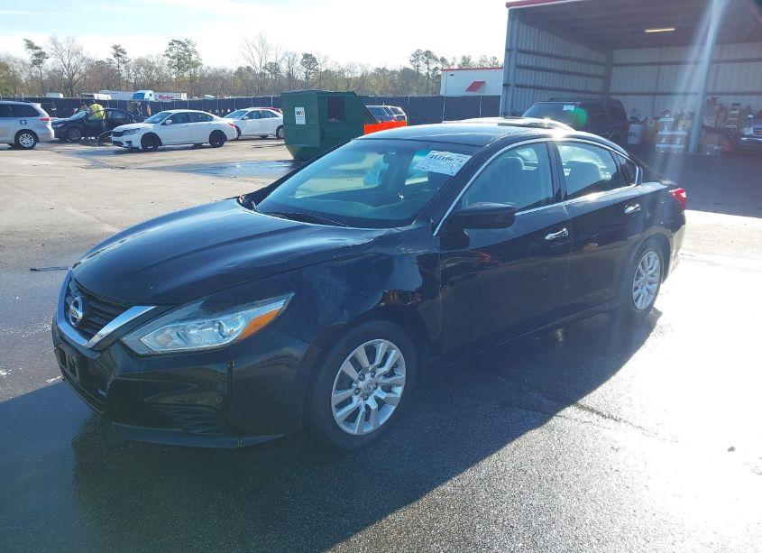 Photo 2 of 2016 Nissan Altima 2.5/2.5 S/2.5 SL/2.5 SR/2.5 SV (VIN 1N4AL3AP5GN369528)