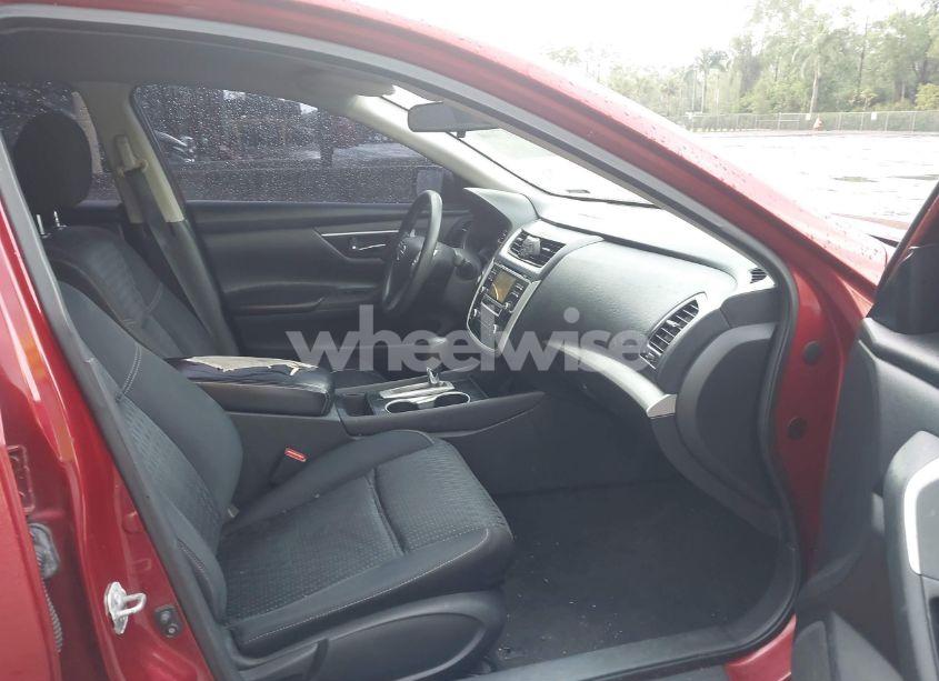 Photo 5 of 2016 Nissan Altima 2.5/2.5 S/2.5 SL/2.5 SR/2.5 SV (VIN 1N4AL3AP5GN371585)