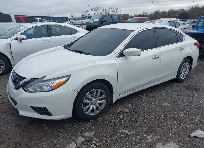 Photo 2 of 2016 Nissan Altima 2.5 S (VIN 1N4AL3AP5GN386989)
