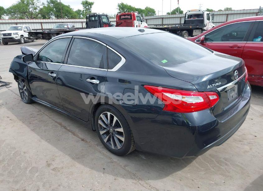 Photo 3 of 2017 Nissan Altima 2.5 SL (VIN 1N4AL3AP5HC111300)