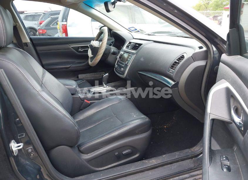 Photo 5 of 2017 Nissan Altima 2.5 SL (VIN 1N4AL3AP5HC111300)