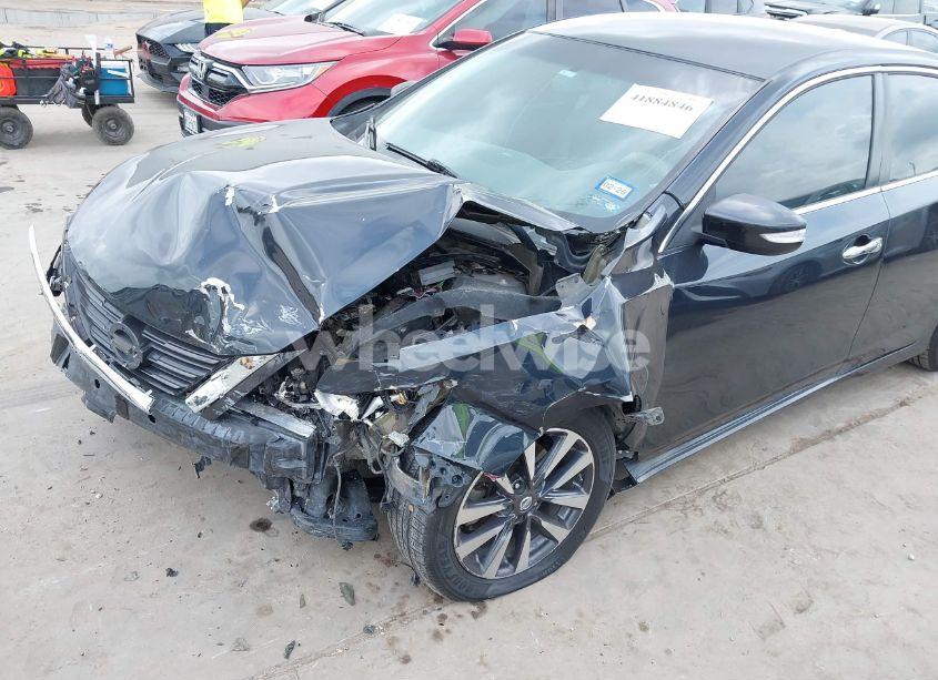 Photo 6 of 2017 Nissan Altima 2.5 SL (VIN 1N4AL3AP5HC111300)