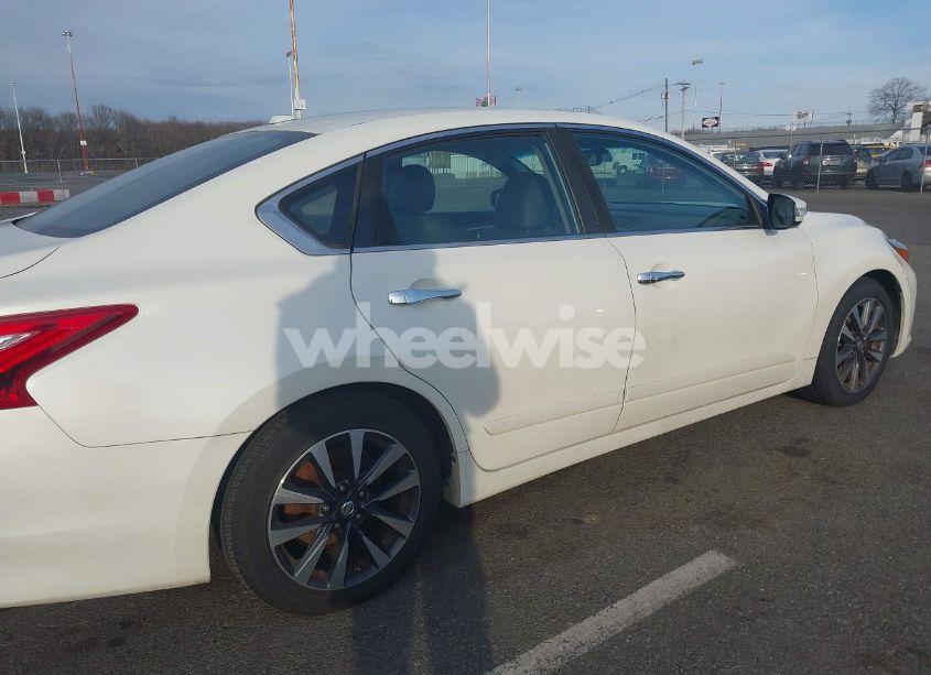 Photo 17 of 2017 Nissan Altima 2.5 SL (VIN 1N4AL3AP5HC131496)
