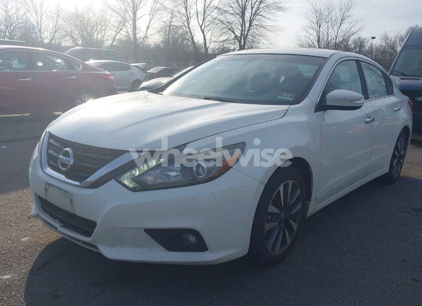 Photo 2 of 2017 Nissan Altima 2.5 SL (VIN 1N4AL3AP5HC131496)