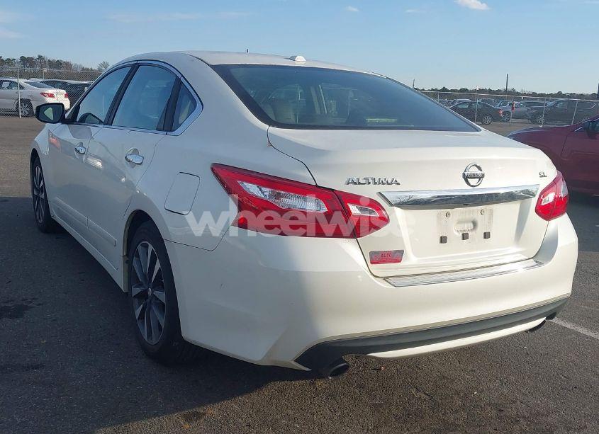 Photo 3 of 2017 Nissan Altima 2.5 SL (VIN 1N4AL3AP5HC131496)