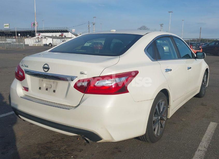 Photo 4 of 2017 Nissan Altima 2.5 SL (VIN 1N4AL3AP5HC131496)