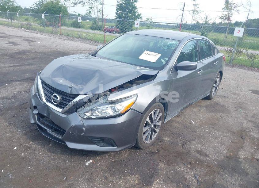 Photo 2 of 2017 Nissan Altima 2.5 SV (VIN 1N4AL3AP5HC158472)