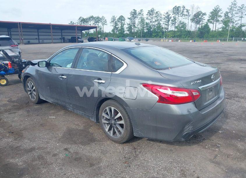 Photo 3 of 2017 Nissan Altima 2.5 SV (VIN 1N4AL3AP5HC158472)