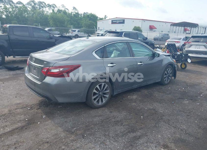 Photo 4 of 2017 Nissan Altima 2.5 SV (VIN 1N4AL3AP5HC158472)