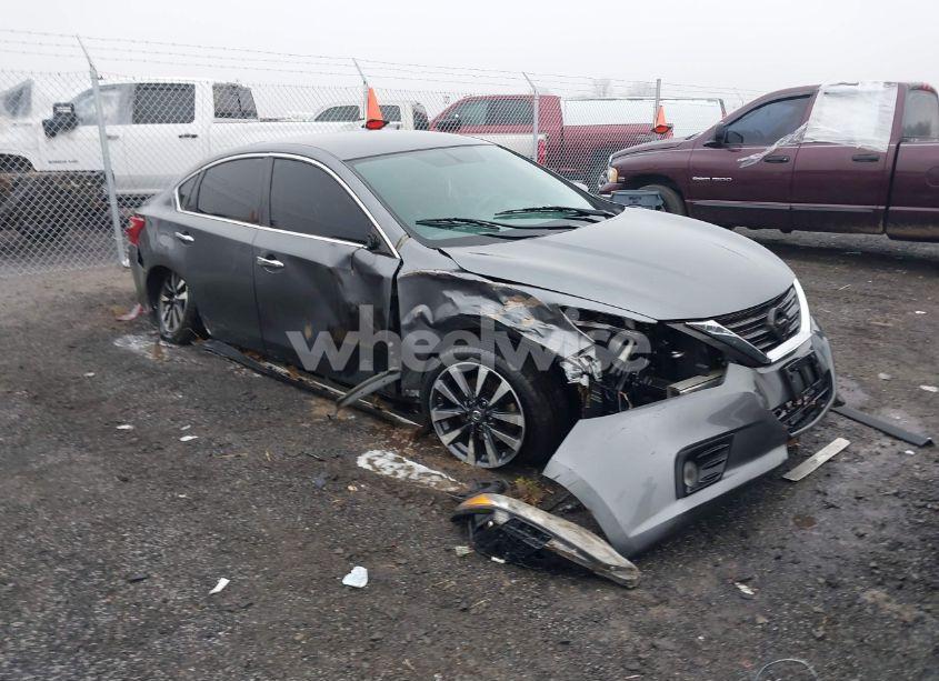 2017 Nissan Altima 2.5 SV (VIN 1N4AL3AP5HC162697) main photo