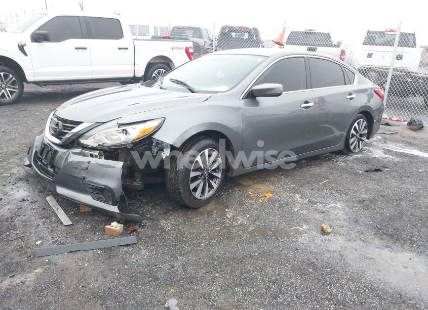 Photo 2 of 2017 Nissan Altima 2.5 SV (VIN 1N4AL3AP5HC162697)