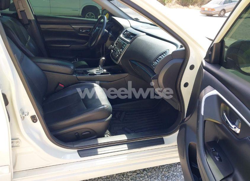 Photo 5 of 2017 Nissan Altima 2.5 SL (VIN 1N4AL3AP5HC165678)