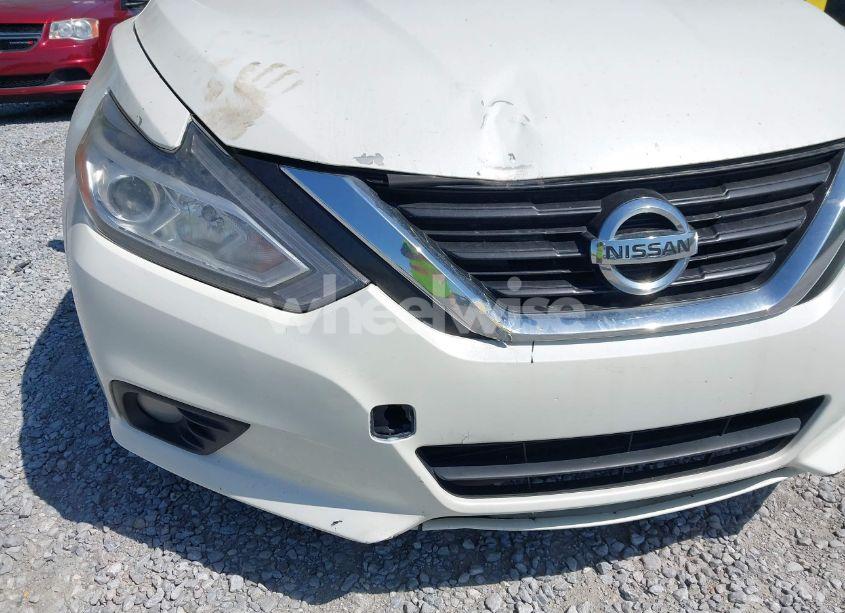 Photo 6 of 2017 Nissan Altima 2.5 SL (VIN 1N4AL3AP5HC165678)