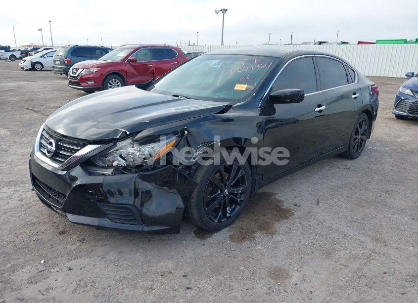 Photo 2 of 2017 Nissan Altima 2.5 SR (VIN 1N4AL3AP5HC167723)