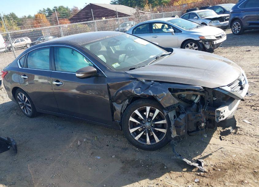 Photo 13 of 2017 Nissan Altima 2.5 SL (VIN 1N4AL3AP5HC172940)