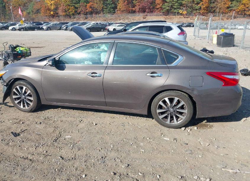 Photo 14 of 2017 Nissan Altima 2.5 SL (VIN 1N4AL3AP5HC172940)