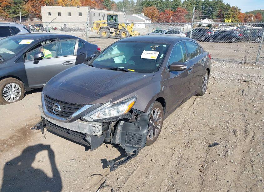 Photo 2 of 2017 Nissan Altima 2.5 SL (VIN 1N4AL3AP5HC172940)