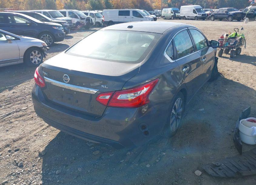 Photo 4 of 2017 Nissan Altima 2.5 SL (VIN 1N4AL3AP5HC172940)
