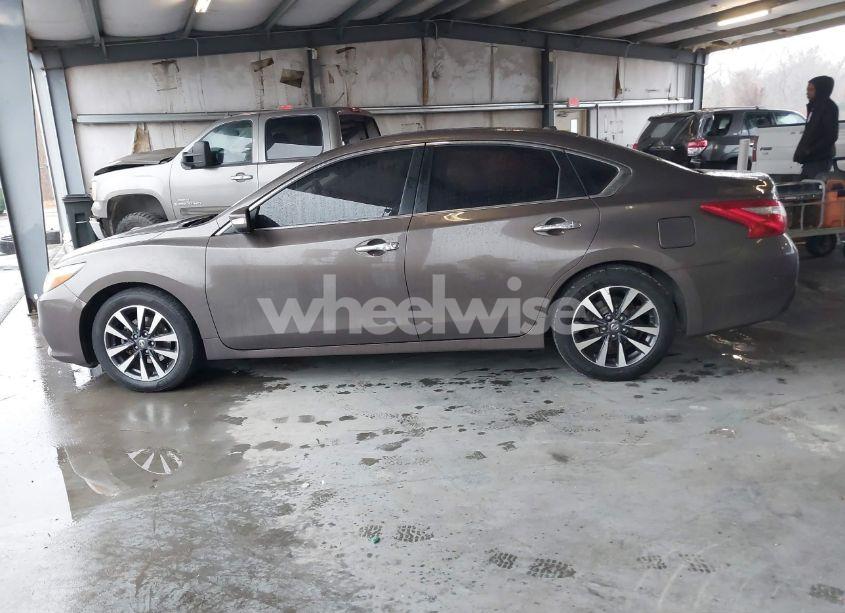 Photo 14 of 2017 Nissan Altima 2.5 SL (VIN 1N4AL3AP5HC185865)