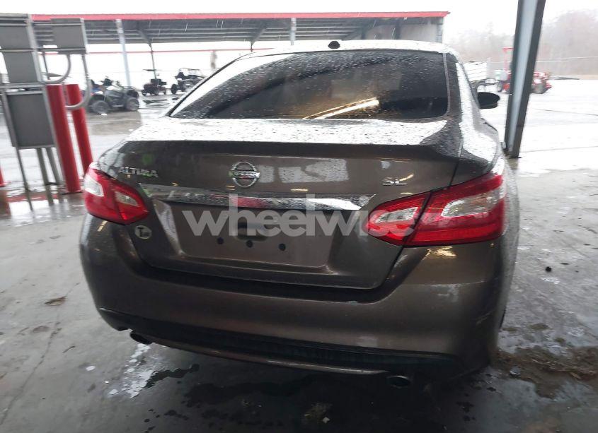 Photo 16 of 2017 Nissan Altima 2.5 SL (VIN 1N4AL3AP5HC185865)