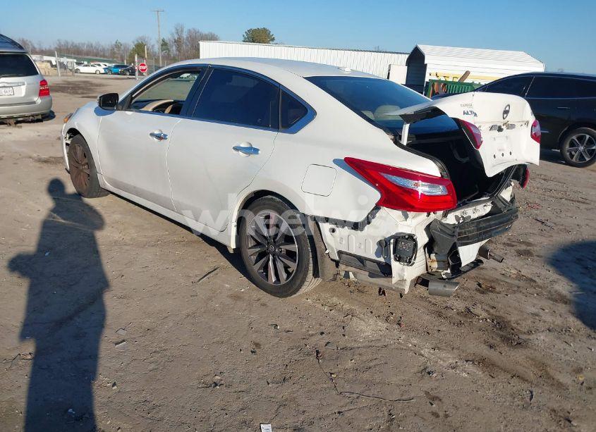 Photo 3 of 2017 Nissan Altima 2.5 SL (VIN 1N4AL3AP5HC194386)