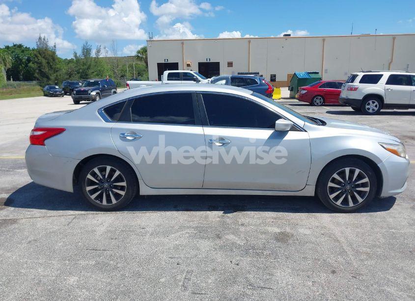 Photo 13 of 2017 Nissan Altima 2.5 SV (VIN 1N4AL3AP5HC251430)