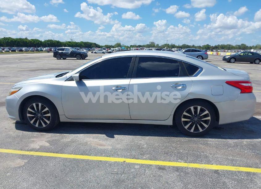 Photo 14 of 2017 Nissan Altima 2.5 SV (VIN 1N4AL3AP5HC251430)