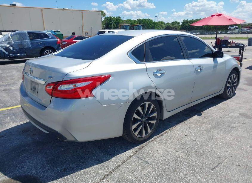 Photo 4 of 2017 Nissan Altima 2.5 SV (VIN 1N4AL3AP5HC251430)