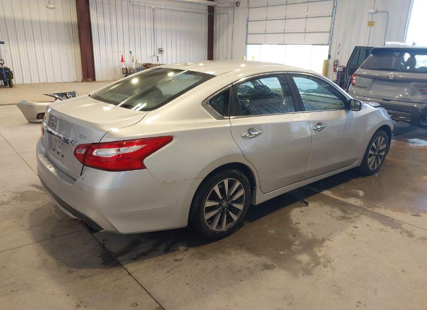 Photo 4 of 2017 Nissan Altima 2.5 SV (VIN 1N4AL3AP5HC255459)