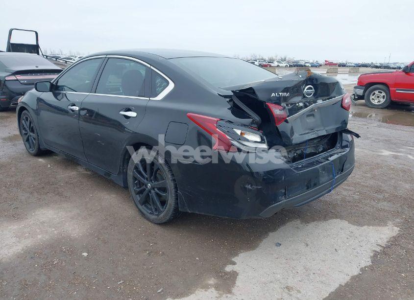 Photo 3 of 2017 Nissan Altima 2.5 SR (VIN 1N4AL3AP5HC258748)