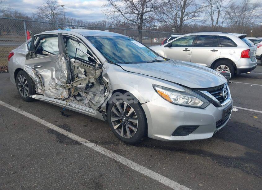 2017 Nissan Altima 2.5 SV (VIN 1N4AL3AP5HC261293) main photo