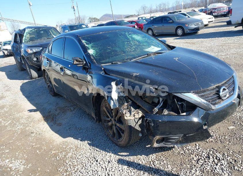 2017 Nissan Altima 2.5 SR (VIN 1N4AL3AP5HC261424) main photo