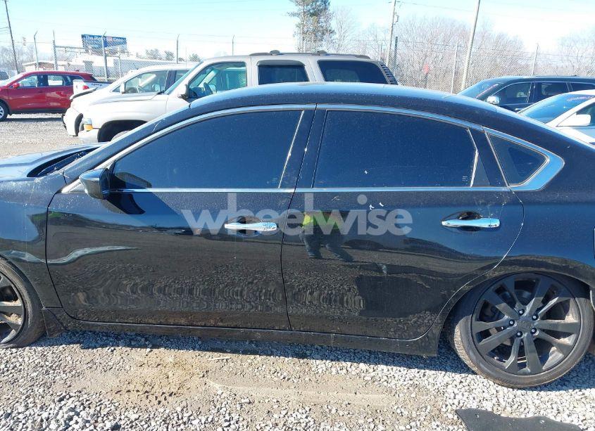 Photo 14 of 2017 Nissan Altima 2.5 SR (VIN 1N4AL3AP5HC261424)