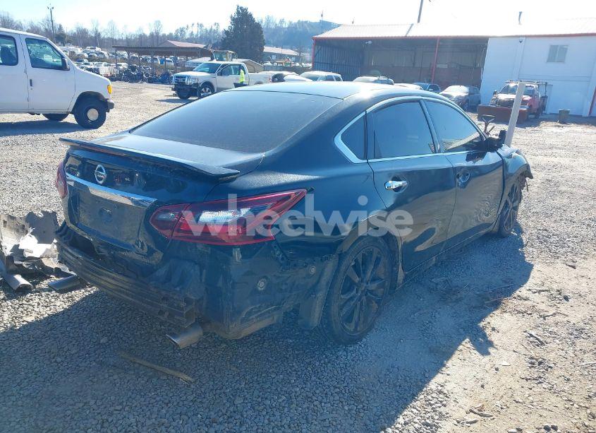 Photo 4 of 2017 Nissan Altima 2.5 SR (VIN 1N4AL3AP5HC261424)