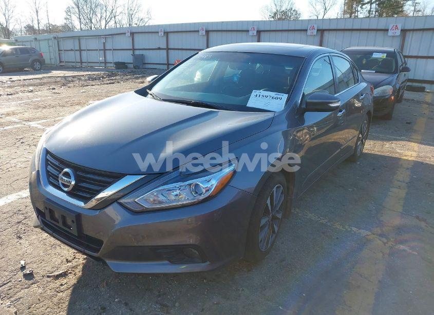 Photo 2 of 2017 Nissan Altima 2.5 SV (VIN 1N4AL3AP5HC266378)