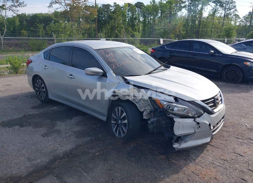 2017 Nissan Altima 2.5 SV (VIN 1N4AL3AP5HC272035) main photo