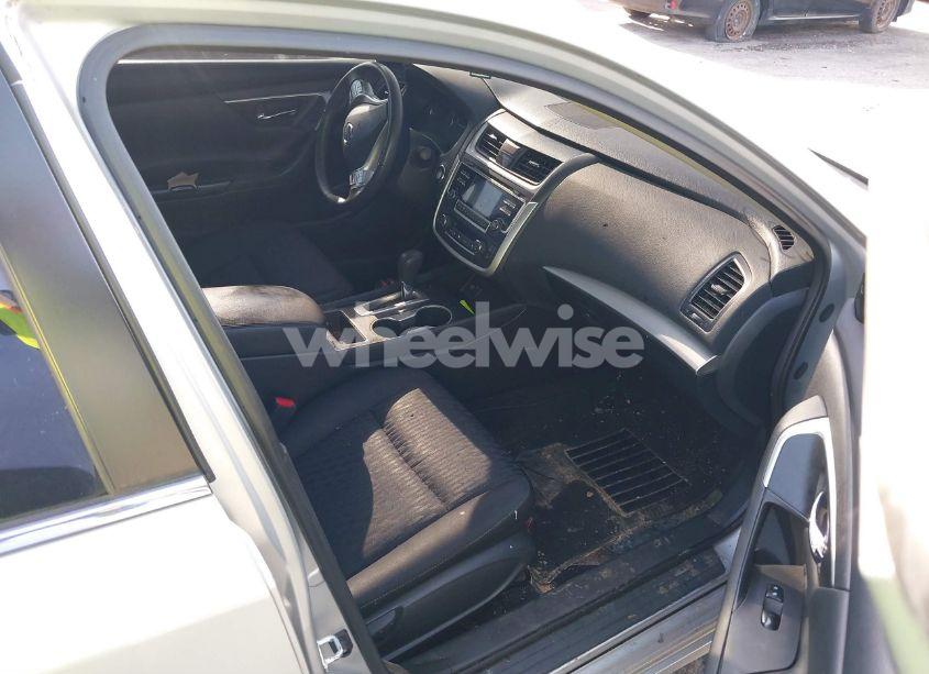 Photo 5 of 2017 Nissan Altima 2.5 SV (VIN 1N4AL3AP5HC272035)